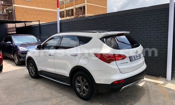 Acheter Occasion Voiture Hyundai Santa Fe Blanc à Mbabane, Manzini Acheter Occasion Voiture Hyundai Santa Fe Blanc à Mbabane, Manzini