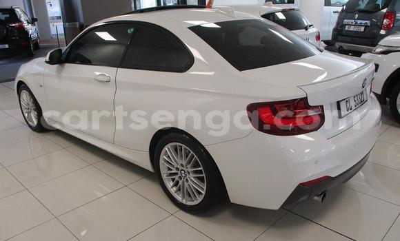 Nunua Ilio tumika BMW 2er White Gari ndani ya Mbabane nchini Manzini Nunua Ilio tumika BMW 2er White Gari ndani ya Mbabane nchini Manzini