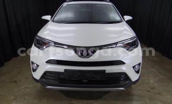 Nunua Ilio tumika Toyota RAV4 White Gari ndani ya Mbabane nchini Manzini Nunua Ilio tumika Toyota RAV4 White Gari ndani ya Mbabane nchini Manzini