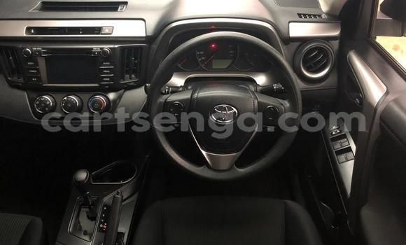 Nunua Ilio tumika Toyota RAV4 White Gari ndani ya Mbabane nchini Manzini Nunua Ilio tumika Toyota RAV4 White Gari ndani ya Mbabane nchini Manzini