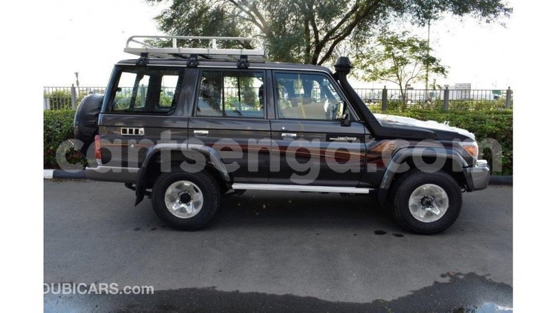 Big with watermark toyota land cruiser hhohho import dubai 16838