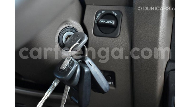 Big with watermark toyota land cruiser hhohho import dubai 16838