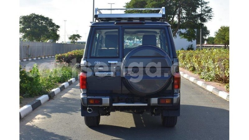 Big with watermark toyota land cruiser hhohho import dubai 16838