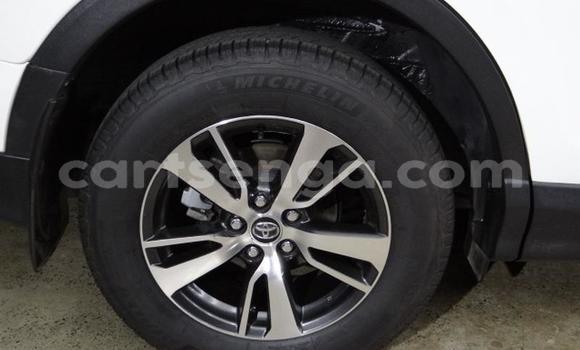 Nunua Ilio tumika Toyota RAV4 White Gari ndani ya Mbabane nchini Manzini Nunua Ilio tumika Toyota RAV4 White Gari ndani ya Mbabane nchini Manzini