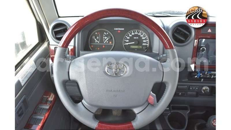 Big with watermark toyota land cruiser hhohho import dubai 16839