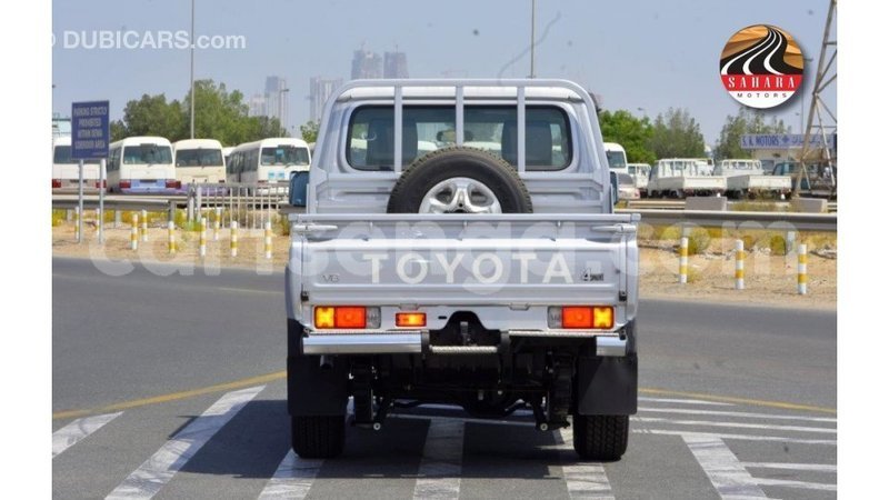 Big with watermark toyota land cruiser hhohho import dubai 16839