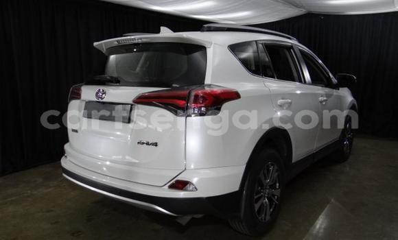 Nunua Ilio tumika Toyota RAV4 White Gari ndani ya Mbabane nchini Manzini Nunua Ilio tumika Toyota RAV4 White Gari ndani ya Mbabane nchini Manzini