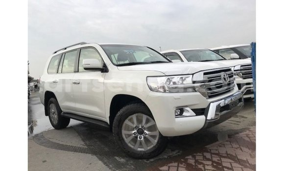 Nunua Imported Toyota Land Cruiser White Gari ndani ya Import - Dubai nchini Hhohho Nunua Imported Toyota Land Cruiser White Gari ndani ya Import - Dubai nchini Hhohho
