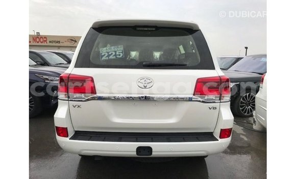 Nunua Imported Toyota Land Cruiser White Gari ndani ya Import - Dubai nchini Hhohho Nunua Imported Toyota Land Cruiser White Gari ndani ya Import - Dubai nchini Hhohho