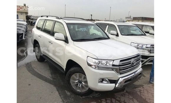 Nunua Imported Toyota Land Cruiser White Gari ndani ya Import - Dubai nchini Hhohho Nunua Imported Toyota Land Cruiser White Gari ndani ya Import - Dubai nchini Hhohho