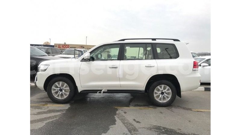 Big with watermark toyota land cruiser hhohho import dubai 16842