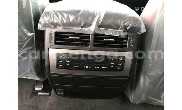 Nunua Imported Toyota Land Cruiser White Gari ndani ya Import - Dubai nchini Hhohho Nunua Imported Toyota Land Cruiser White Gari ndani ya Import - Dubai nchini Hhohho