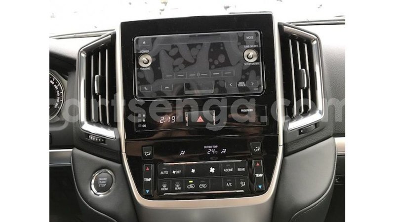 Big with watermark toyota land cruiser hhohho import dubai 16842