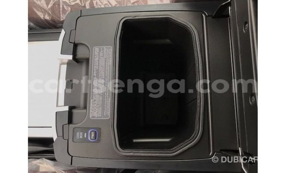 Nunua Imported Toyota Land Cruiser White Gari ndani ya Import - Dubai nchini Hhohho Nunua Imported Toyota Land Cruiser White Gari ndani ya Import - Dubai nchini Hhohho