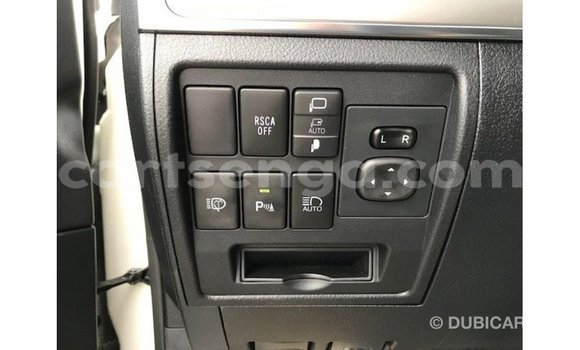 Nunua Imported Toyota Land Cruiser White Gari ndani ya Import - Dubai nchini Hhohho Nunua Imported Toyota Land Cruiser White Gari ndani ya Import - Dubai nchini Hhohho