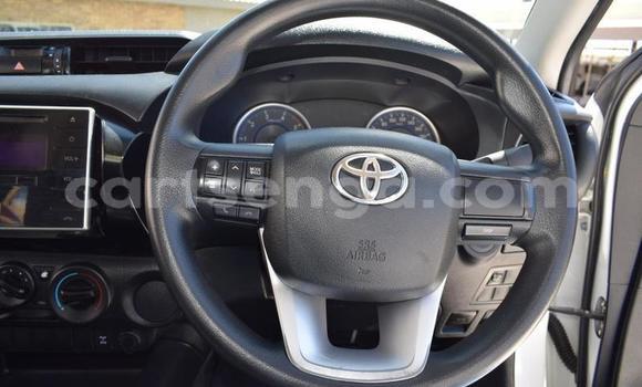 Acheter Occasion Voiture Toyota Hilux Blanc à Hlatikulu, Shiselweni District Acheter Occasion Voiture Toyota Hilux Blanc à Hlatikulu, Shiselweni District