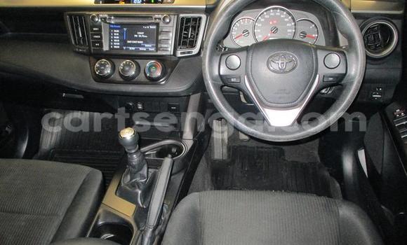 Nunua Ilio tumika Toyota RAV4 White Gari ndani ya Manzini nchini Manzini Nunua Ilio tumika Toyota RAV4 White Gari ndani ya Manzini nchini Manzini