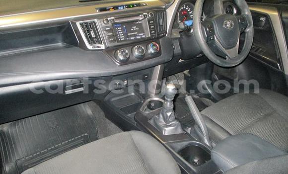 Nunua Ilio tumika Toyota RAV4 White Gari ndani ya Manzini nchini Manzini Nunua Ilio tumika Toyota RAV4 White Gari ndani ya Manzini nchini Manzini