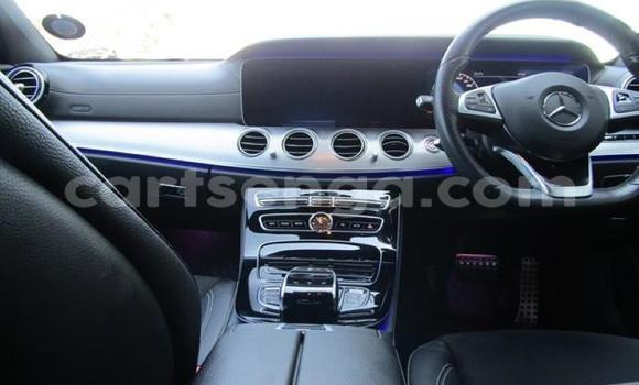 Nunua Ilio tumika Mercedes‒Benz E–Class Silver Gari ndani ya Hlatikulu nchini Wilaya ya Shiselweni Nunua Ilio tumika Mercedes‒Benz E–Class Silver Gari ndani ya Hlatikulu nchini Wilaya ya Shiselweni