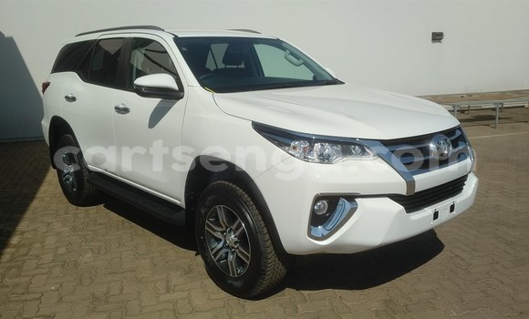 Acheter Occasion Voiture Toyota Fortuner Blanc à Mbabane, Manzini Acheter Occasion Voiture Toyota Fortuner Blanc à Mbabane, Manzini