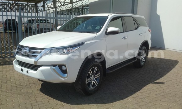 Acheter Occasion Voiture Toyota Fortuner Blanc à Mbabane, Manzini Acheter Occasion Voiture Toyota Fortuner Blanc à Mbabane, Manzini