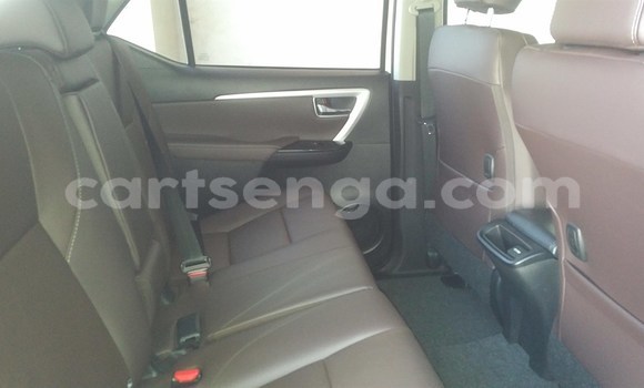 Acheter Occasion Voiture Toyota Fortuner Blanc à Mbabane, Manzini Acheter Occasion Voiture Toyota Fortuner Blanc à Mbabane, Manzini