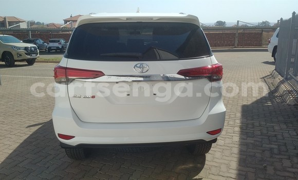 Acheter Occasion Voiture Toyota Fortuner Blanc à Mbabane, Manzini Acheter Occasion Voiture Toyota Fortuner Blanc à Mbabane, Manzini