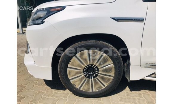 Acheter Import Voiture Lexus LX Blanc à Import - Dubai, Hhohho Acheter Import Voiture Lexus LX Blanc à Import - Dubai, Hhohho