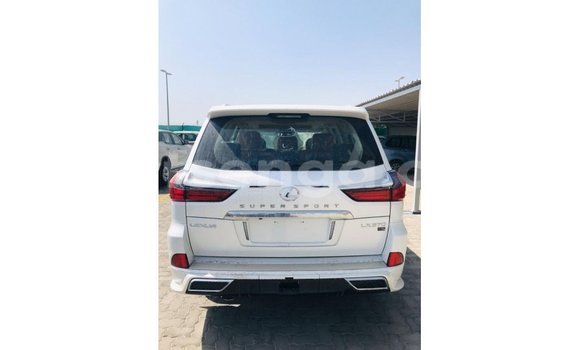 Acheter Import Voiture Lexus LX Blanc à Import - Dubai, Hhohho Acheter Import Voiture Lexus LX Blanc à Import - Dubai, Hhohho