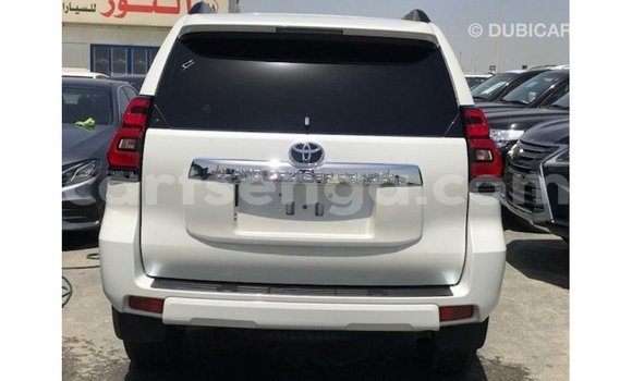 Acheter Import Voiture Toyota Prado Blanc à Import - Dubai, Hhohho Acheter Import Voiture Toyota Prado Blanc à Import - Dubai, Hhohho