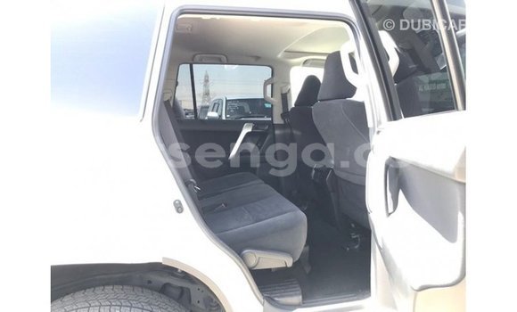 Acheter Import Voiture Toyota Prado Blanc à Import - Dubai, Hhohho Acheter Import Voiture Toyota Prado Blanc à Import - Dubai, Hhohho