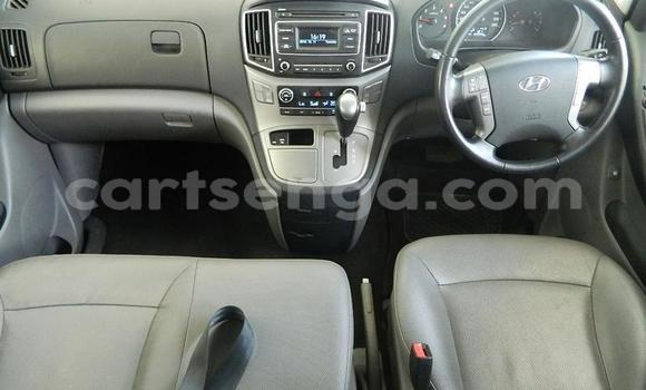 Nunua Ilio tumika Hyundai H1 Silver Gari ndani ya Mbabane nchini Manzini Nunua Ilio tumika Hyundai H1 Silver Gari ndani ya Mbabane nchini Manzini