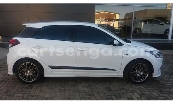 Nunua Ilio tumika Hyundai i20 White Gari ndani ya Mbabane nchini Manzini Nunua Ilio tumika Hyundai i20 White Gari ndani ya Mbabane nchini Manzini