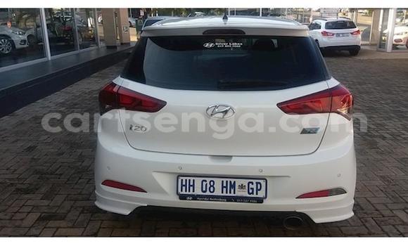 Nunua Ilio tumika Hyundai i20 White Gari ndani ya Mbabane nchini Manzini Nunua Ilio tumika Hyundai i20 White Gari ndani ya Mbabane nchini Manzini