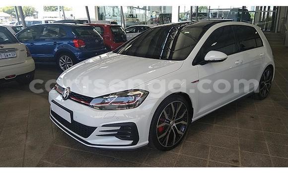 Buy Used Volkswagen Golf GTI White Car in Hlatikulu in Shiselweni District Buy Used Volkswagen Golf GTI White Car in Hlatikulu in Shiselweni District