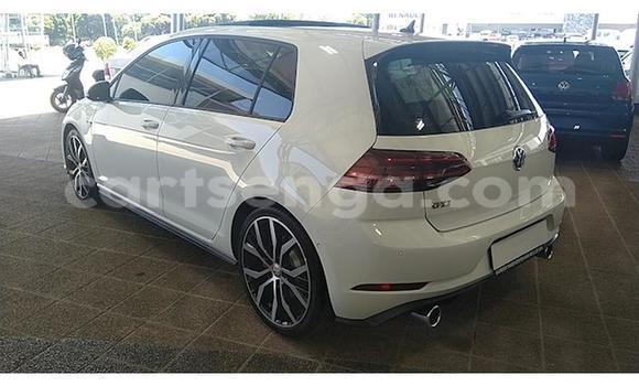 Buy Used Volkswagen Golf GTI White Car in Hlatikulu in Shiselweni District Buy Used Volkswagen Golf GTI White Car in Hlatikulu in Shiselweni District