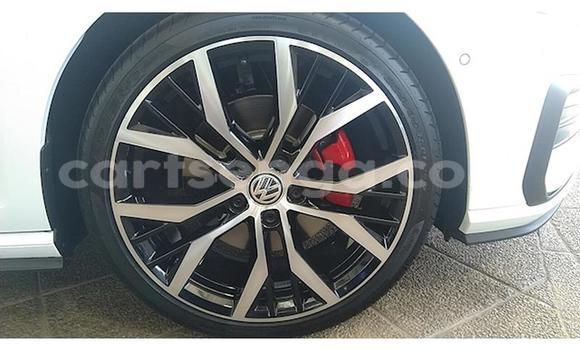 Buy Used Volkswagen Golf GTI White Car in Hlatikulu in Shiselweni District Buy Used Volkswagen Golf GTI White Car in Hlatikulu in Shiselweni District