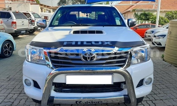 Nunua Ilio tumika Toyota Hilux White Gari ndani ya Bulembu nchini Hhohho Nunua Ilio tumika Toyota Hilux White Gari ndani ya Bulembu nchini Hhohho