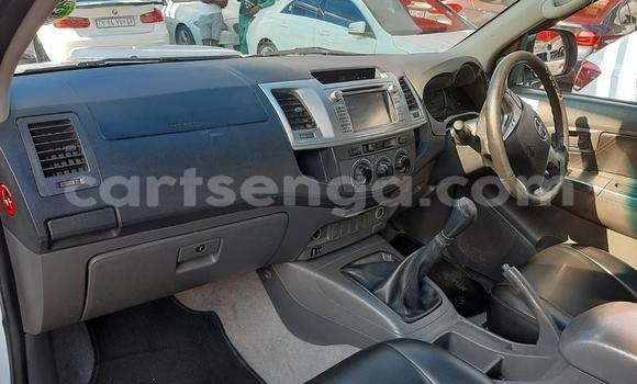 Nunua Ilio tumika Toyota Hilux White Gari ndani ya Bulembu nchini Hhohho Nunua Ilio tumika Toyota Hilux White Gari ndani ya Bulembu nchini Hhohho