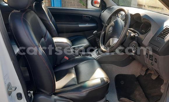 Nunua Ilio tumika Toyota Hilux White Gari ndani ya Bulembu nchini Hhohho Nunua Ilio tumika Toyota Hilux White Gari ndani ya Bulembu nchini Hhohho