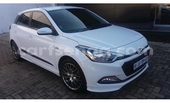 Nunua Ilio tumika Hyundai i20 White Gari ndani ya Mbabane nchini Manzini Nunua Ilio tumika Hyundai i20 White Gari ndani ya Mbabane nchini Manzini