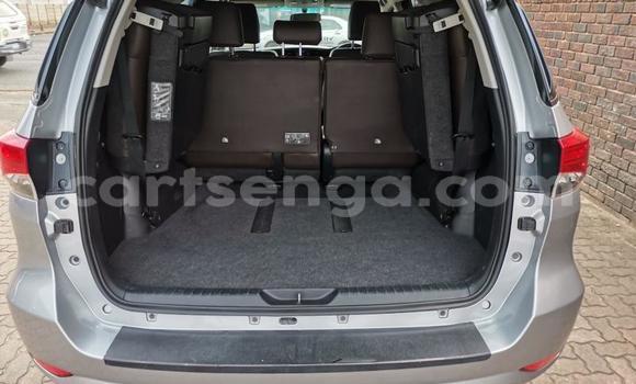 Nunua Ilio tumika Toyota Fortuner Beige Gari ndani ya Ezulwini nchini Hhohho Nunua Ilio tumika Toyota Fortuner Beige Gari ndani ya Ezulwini nchini Hhohho