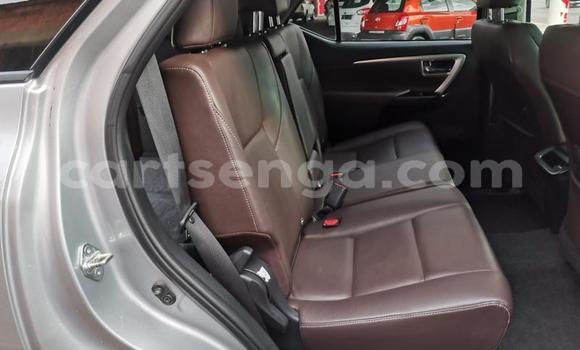 Nunua Ilio tumika Toyota Fortuner Beige Gari ndani ya Ezulwini nchini Hhohho Nunua Ilio tumika Toyota Fortuner Beige Gari ndani ya Ezulwini nchini Hhohho