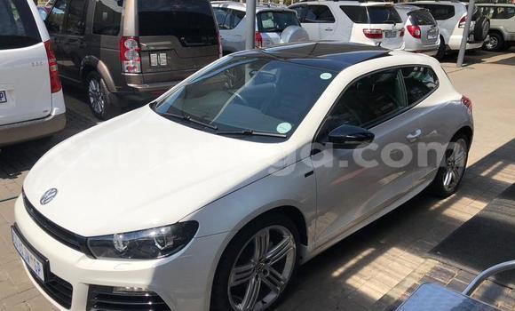 Nunua Ilio tumika Volkswagen Scirocco R White Gari ndani ya Mbabane nchini Manzini Nunua Ilio tumika Volkswagen Scirocco R White Gari ndani ya Mbabane nchini Manzini