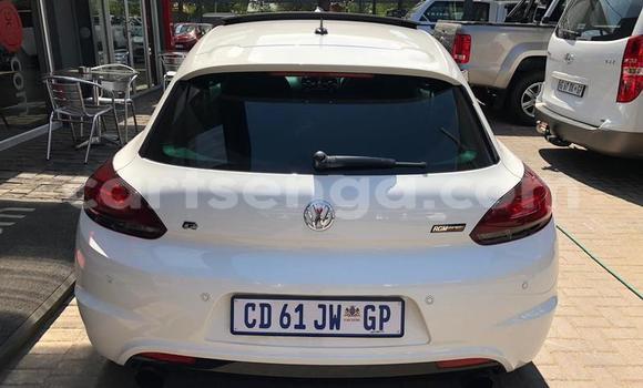 Nunua Ilio tumika Volkswagen Scirocco R White Gari ndani ya Mbabane nchini Manzini Nunua Ilio tumika Volkswagen Scirocco R White Gari ndani ya Mbabane nchini Manzini