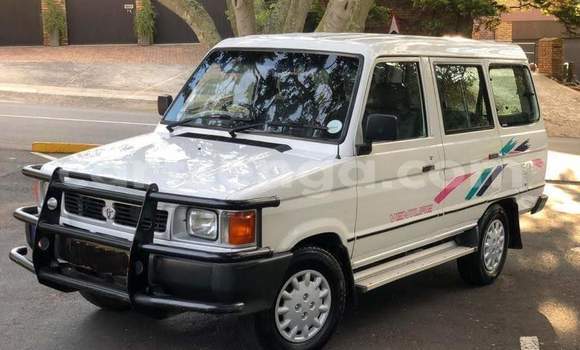 Nunua Ilio tumika Toyota Verso White Gari ndani ya Ezulwini nchini Hhohho Nunua Ilio tumika Toyota Verso White Gari ndani ya Ezulwini nchini Hhohho