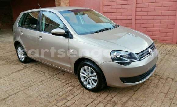 Nunua Ilio tumika Volkswagen Polo Beige Gari ndani ya Big Bend nchini Wilaya ya Lubombo Nunua Ilio tumika Volkswagen Polo Beige Gari ndani ya Big Bend nchini Wilaya ya Lubombo
