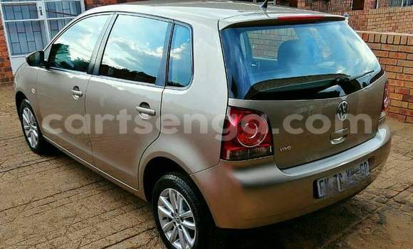 Nunua Ilio tumika Volkswagen Polo Beige Gari ndani ya Big Bend nchini Wilaya ya Lubombo Nunua Ilio tumika Volkswagen Polo Beige Gari ndani ya Big Bend nchini Wilaya ya Lubombo