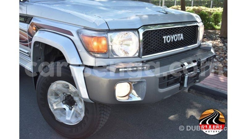 Big with watermark toyota land cruiser hhohho import dubai 16937