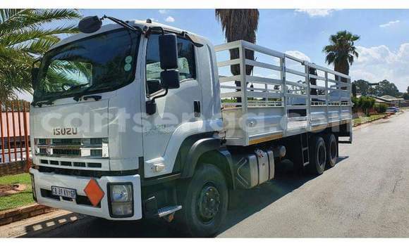 Nunua Ilio tumika Isuzu FTR 850 White Lori ndani ya Bulembu nchini Hhohho Nunua Ilio tumika Isuzu FTR 850 White Lori ndani ya Bulembu nchini Hhohho